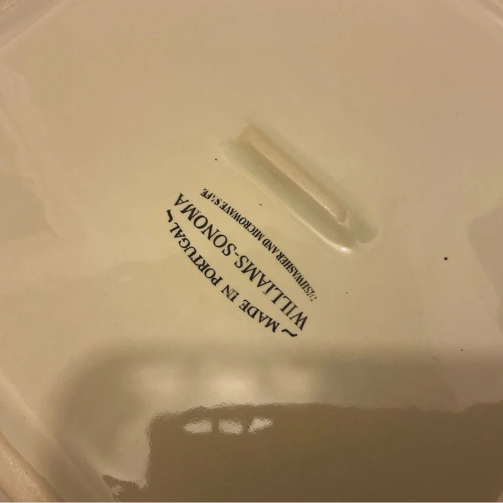 Williams Sonoma Cream Hudson  square plates 9”made in portugal set of 4 A11